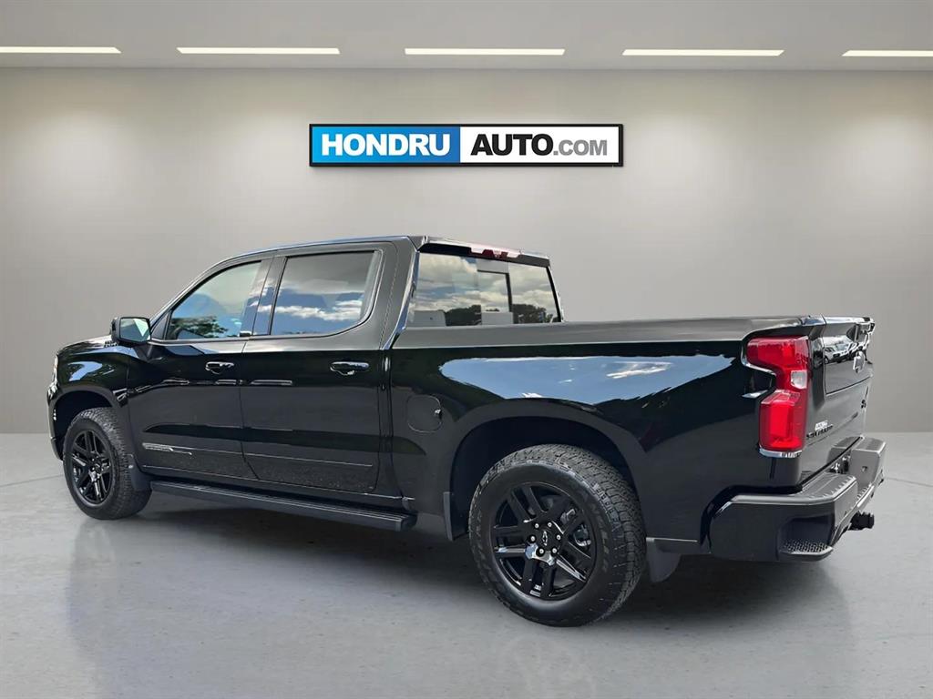 2024 Chevrolet Silverado 1500 High Country photo 2