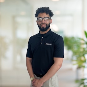 Staff member Dwayne Allen from ID_c7adc8