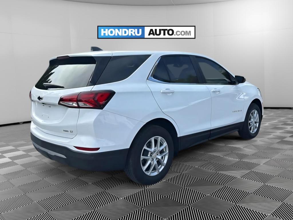 2024 Chevrolet Equinox LT photo 4