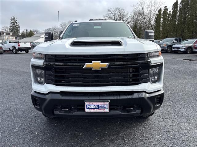 2025 Chevrolet Silverado 3500HD photo 2