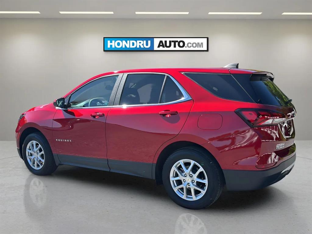 2023 Chevrolet Equinox LT photo 2
