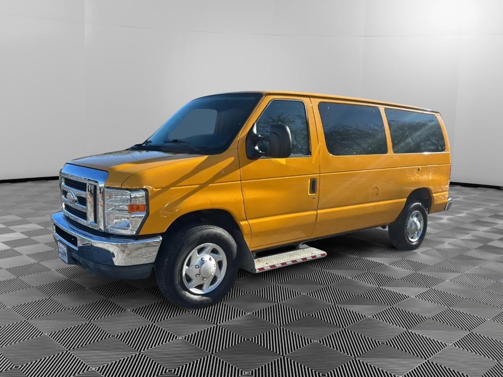 2014 Ford E-Series Econoline Van Commercial's photo