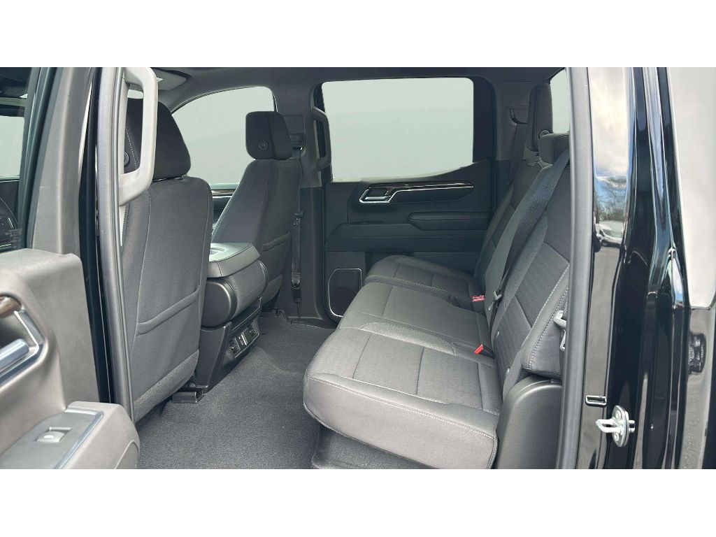 2023 Chevrolet Silverado 1500 LT - Photo 11