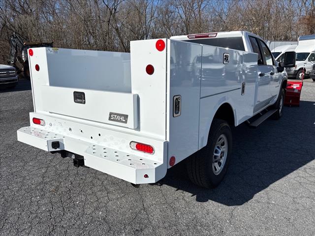 2025 Chevrolet Silverado 3500HD photo 4