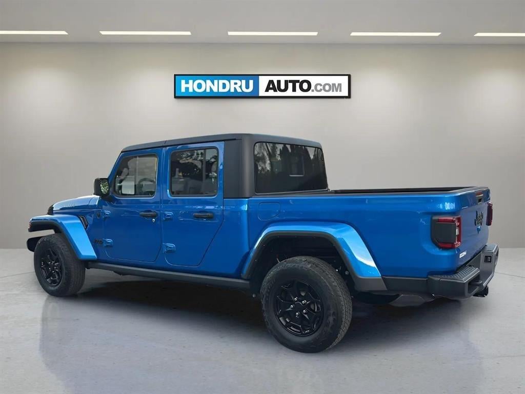 Used 2021 Jeep Gladiator Willys Crew Cab