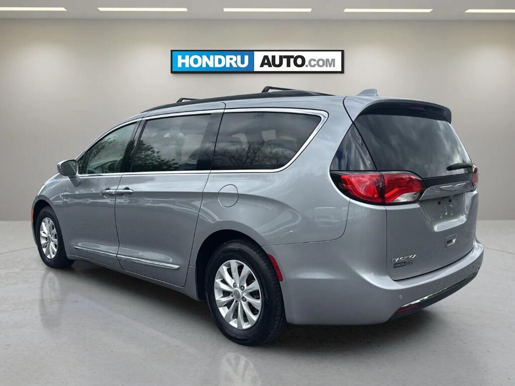 Used 2017 Chrysler Pacifica Touring-L Passenger Van