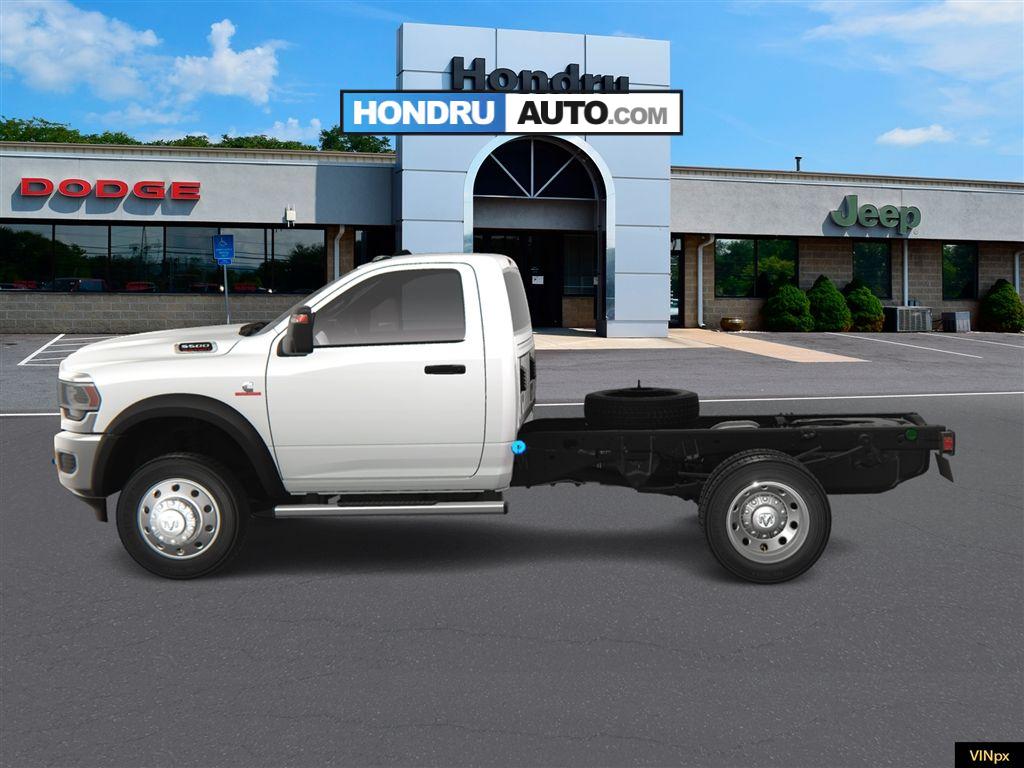 2024 Ram 5500 Tradesman photo 3