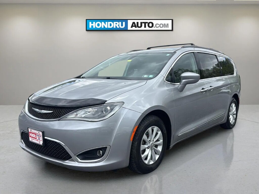 Used 2017 Chrysler Pacifica Touring-L Passenger Van
