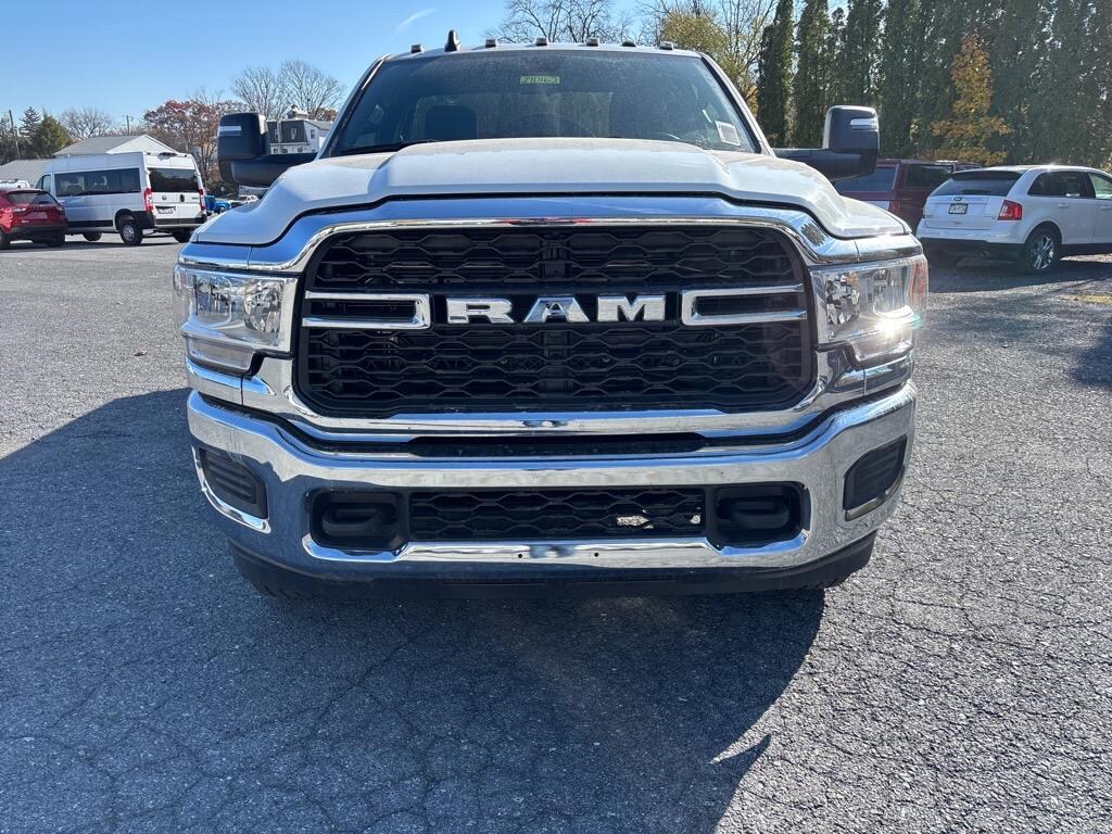 New 2024 Ram 3500 Chassis Cab 3500 TRADESMAN CHASSIS REGULAR CAB 4X4 60' CA Pickup