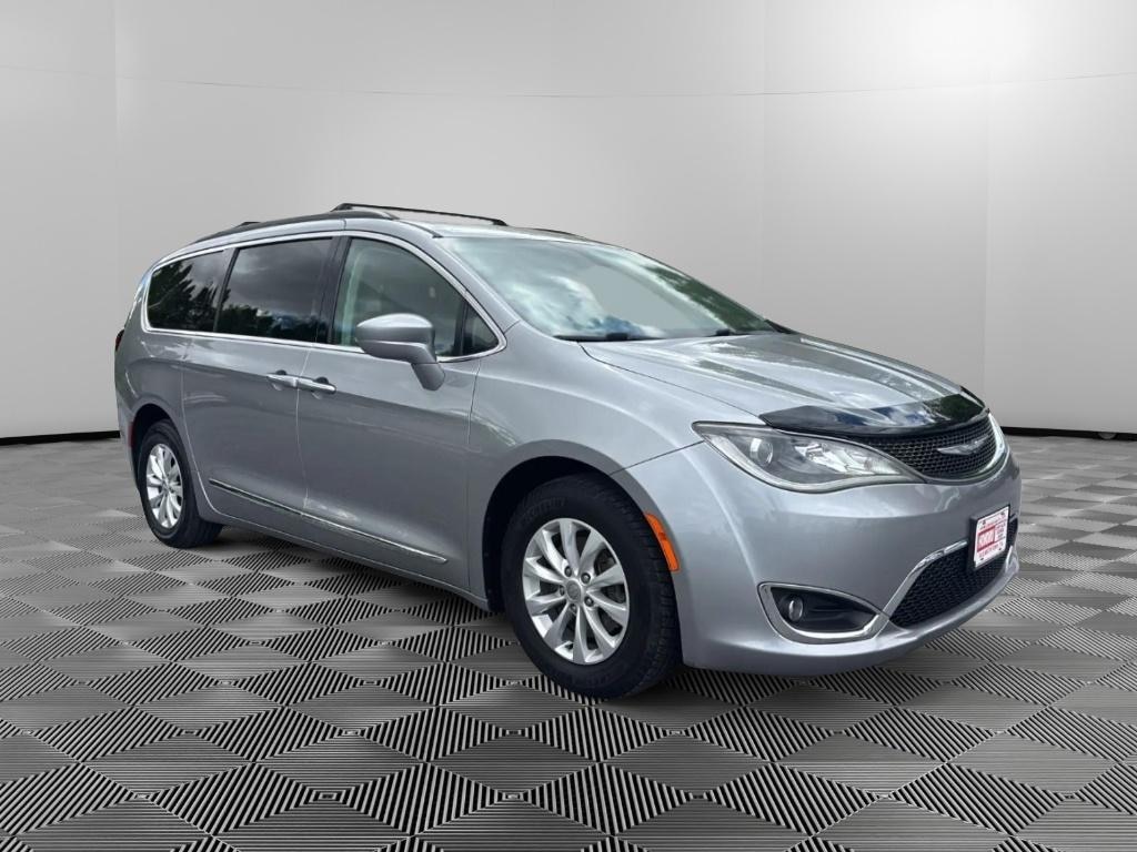 Used 2017 Chrysler Pacifica Touring-L Passenger Van