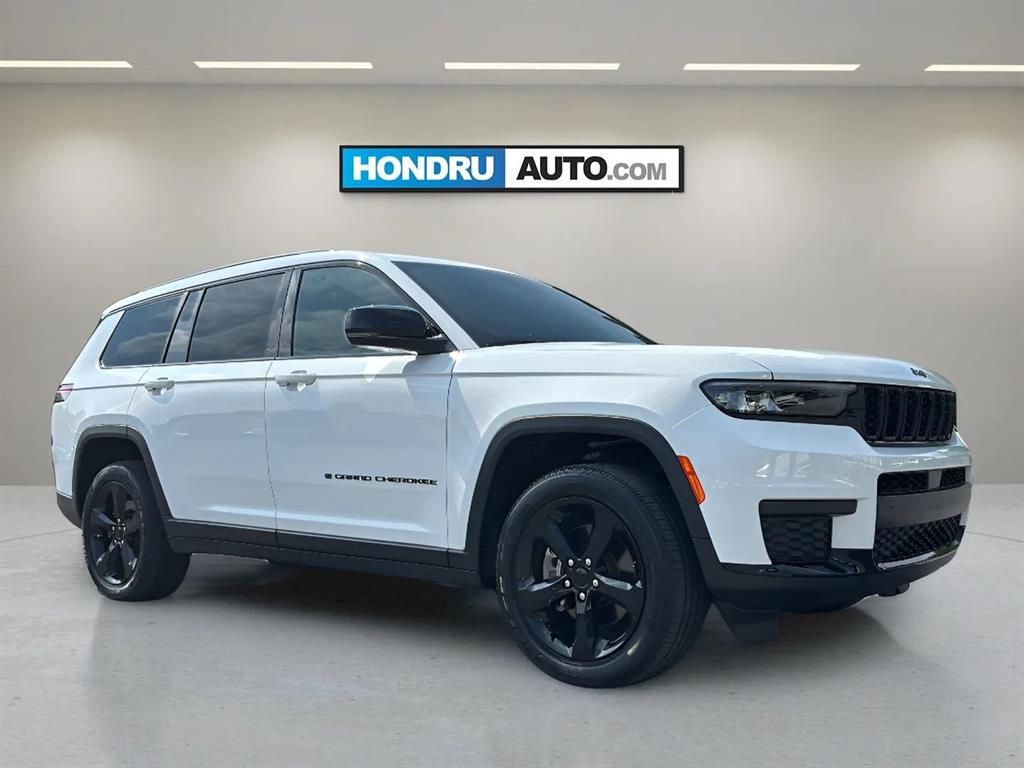 2023 Jeep Grand Cherokee Altitude photo 2