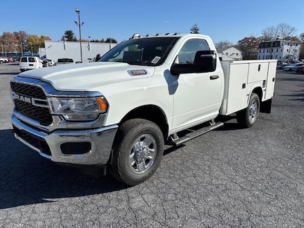 2024 Ram 3500 Chassis Cab TRADESMAN  REGULAR  4X4 60' CA Pickup