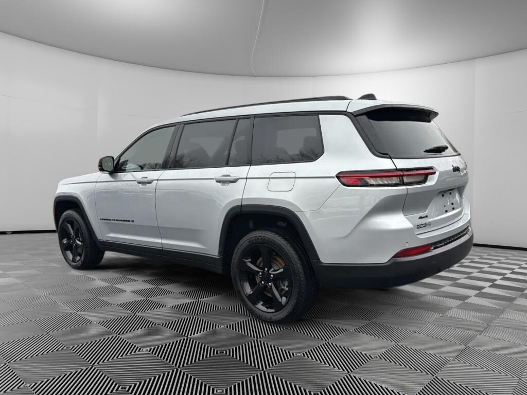 Used 2023 Jeep Grand Cherokee L Altitude Sport Utility