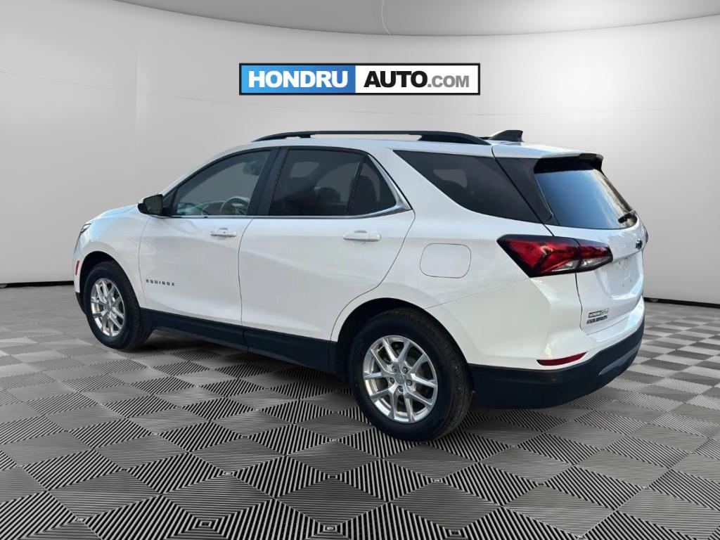 2022 Chevrolet Equinox LT photo 3