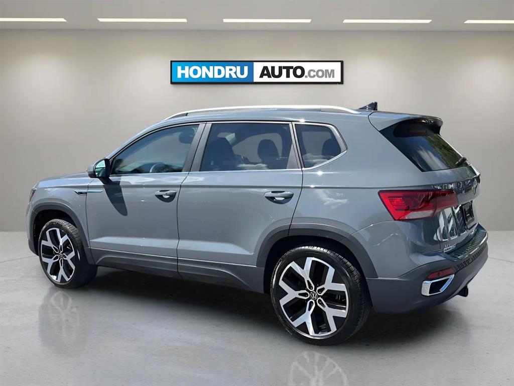 2023 Volkswagen Taos SEL photo 2