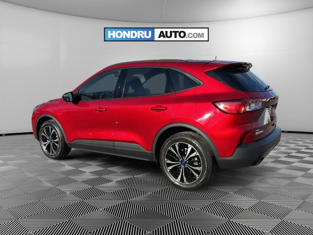 2022 Ford Escape SE Sport photo 3