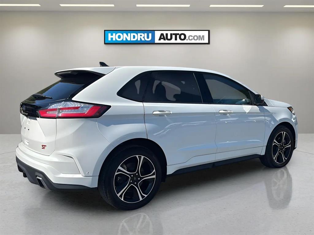 2022 Ford Edge ST photo 3