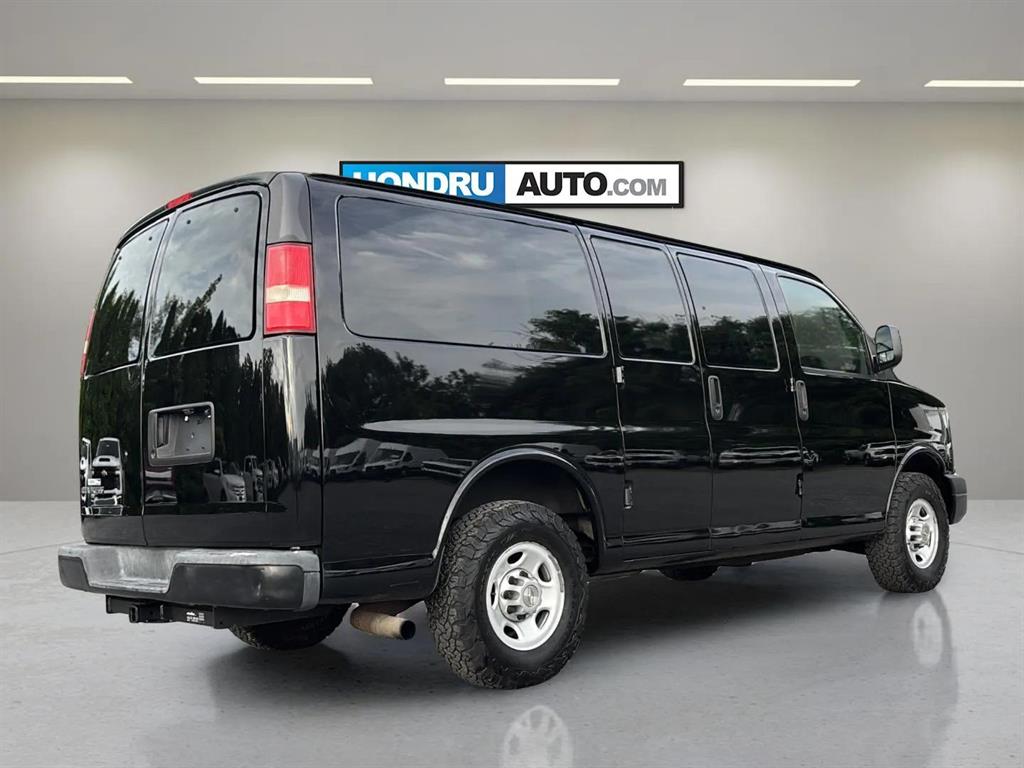 2013 Chevrolet Express 2500 LS Van photo 4