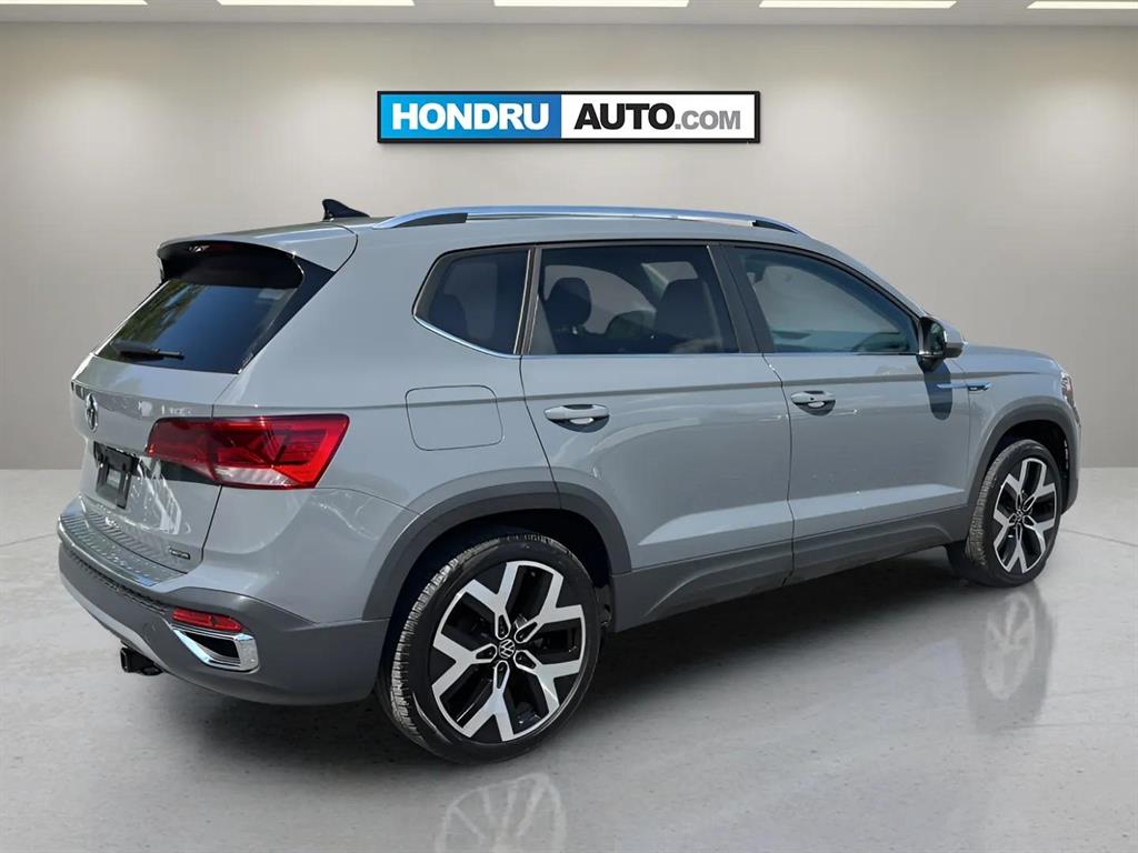 2023 Volkswagen Taos SEL photo 3