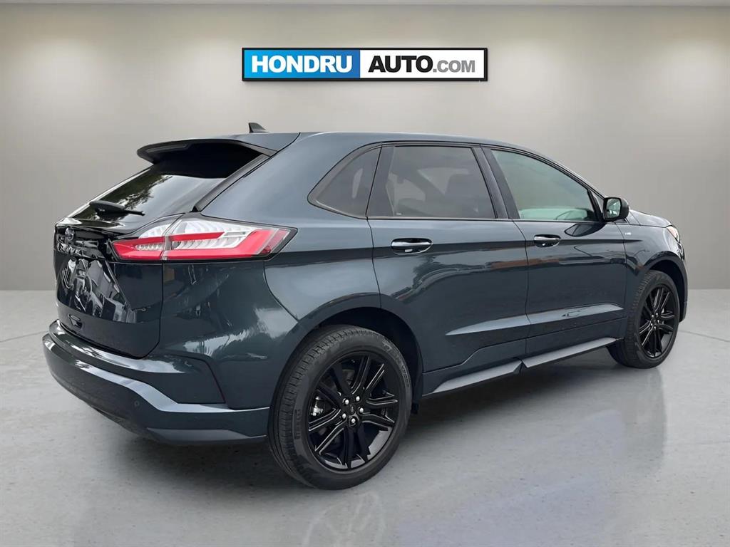 2022 Ford Edge SEL photo 4
