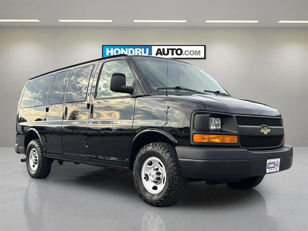 2013 Chevrolet Express 2500 LS Van photo 2