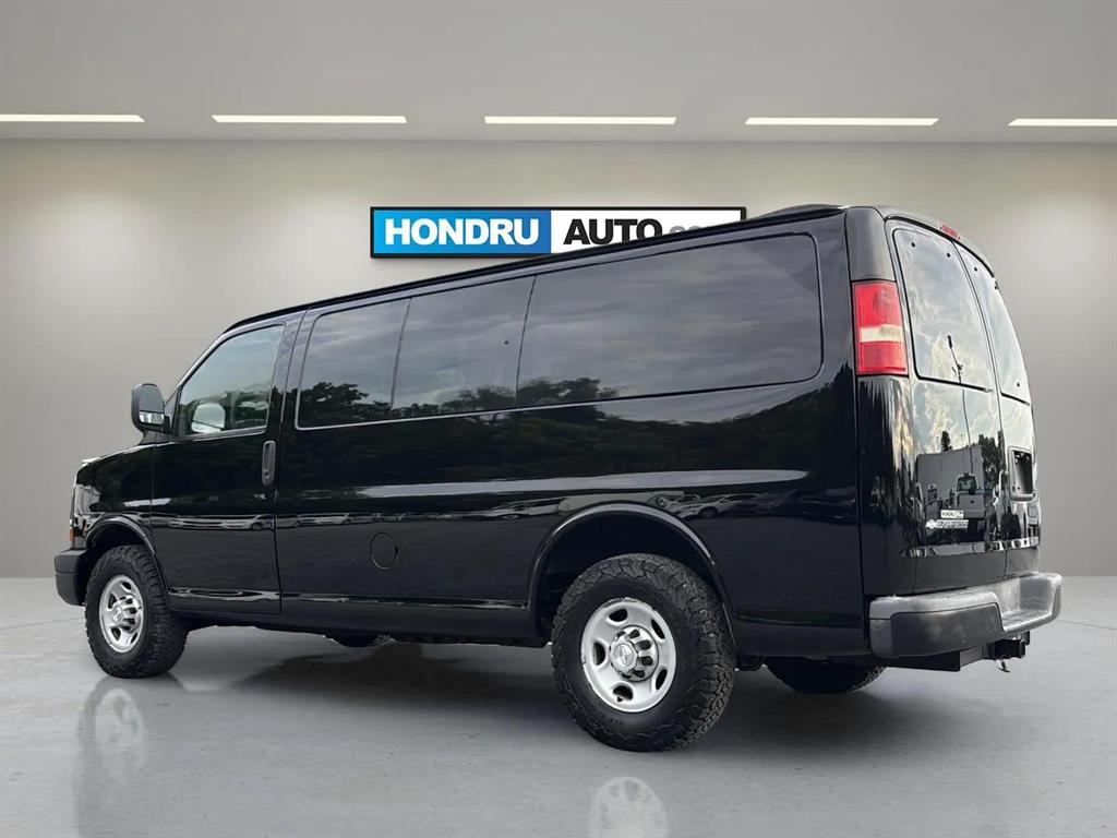 2013 Chevrolet Express 2500 LS Van photo 3