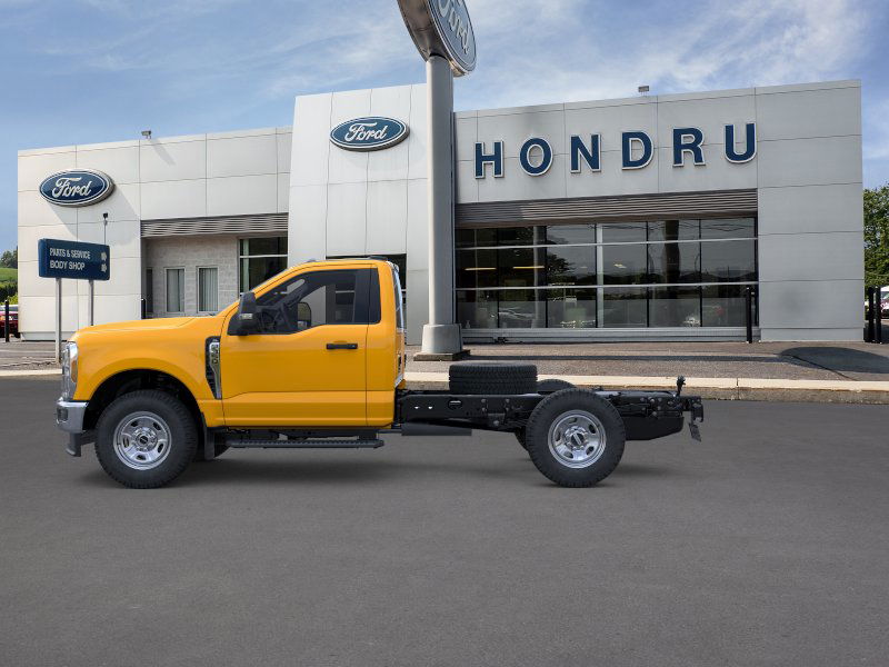 2026 Ford F-350 photo 3