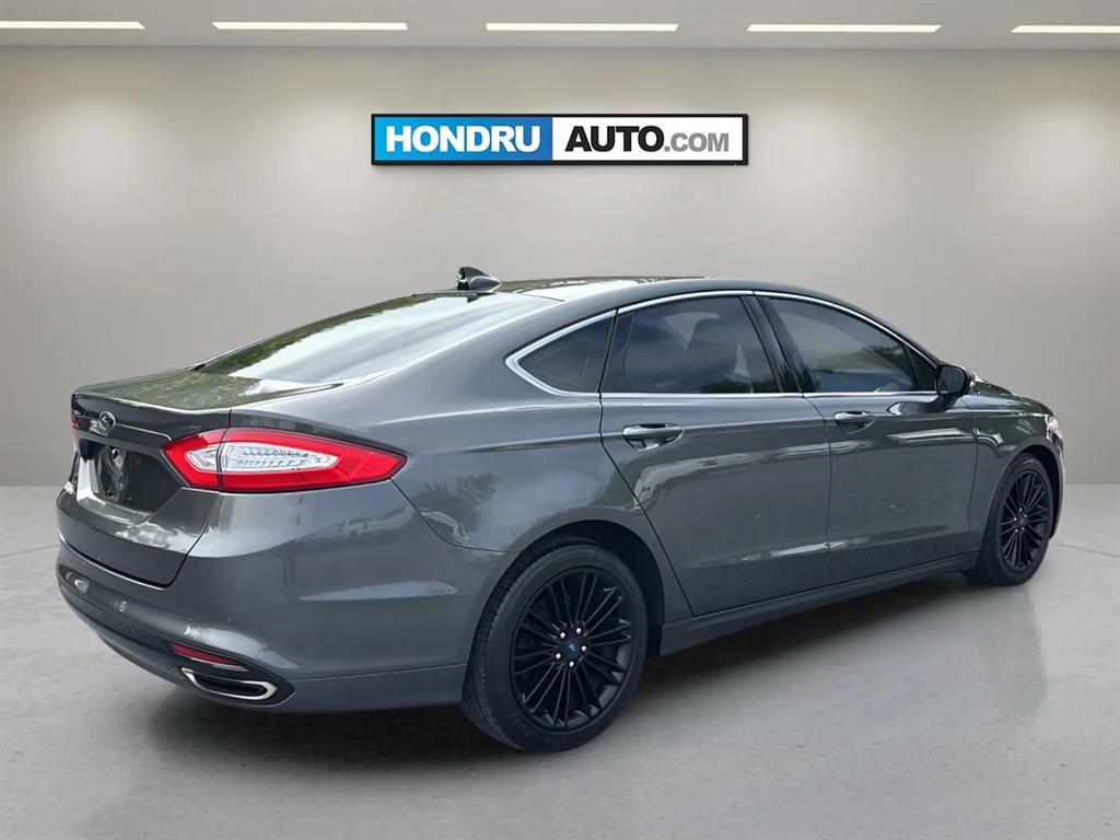 2016 Ford Fusion SE photo 4