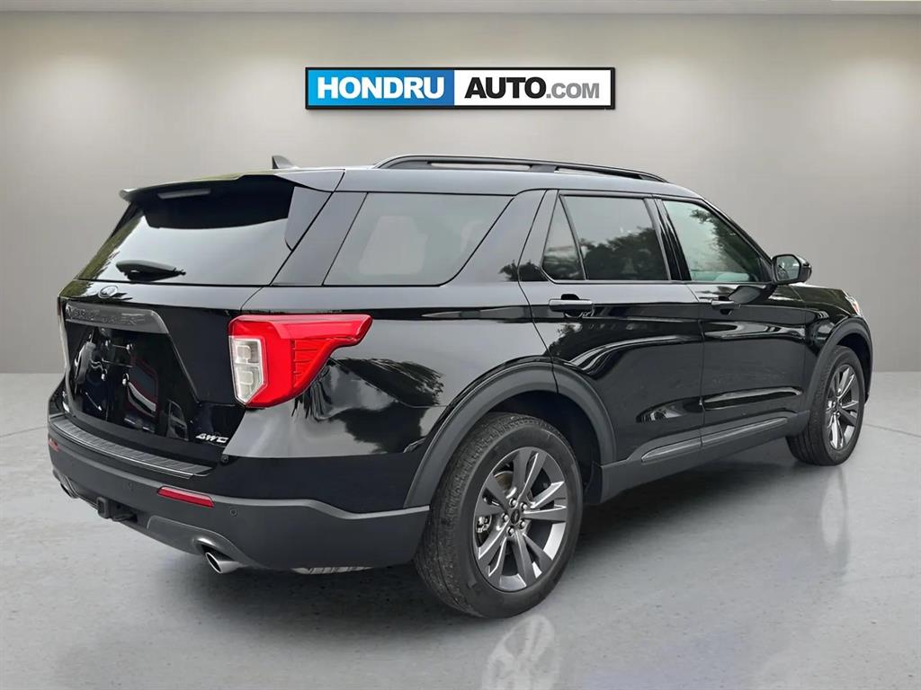 2022 Ford Explorer XLT photo 3