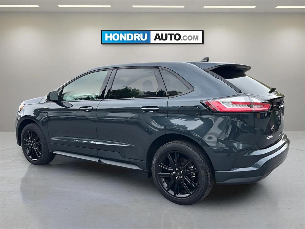 2022 Ford Edge SEL photo 3