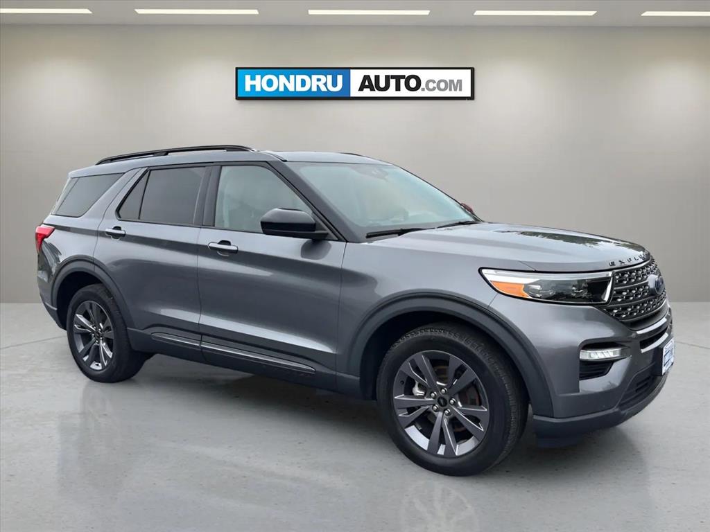 2022 Ford Explorer XLT photo 2