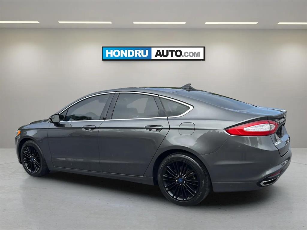 2016 Ford Fusion SE photo 3