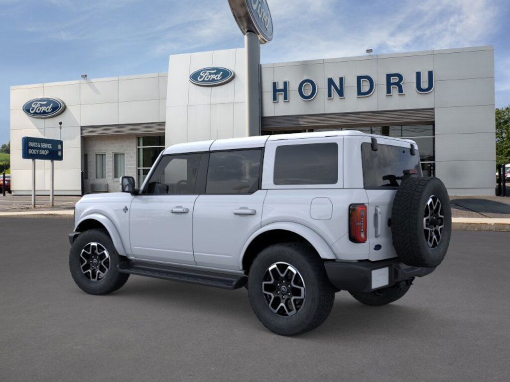 New 2025 Ford Bronco Outer Banks SUV