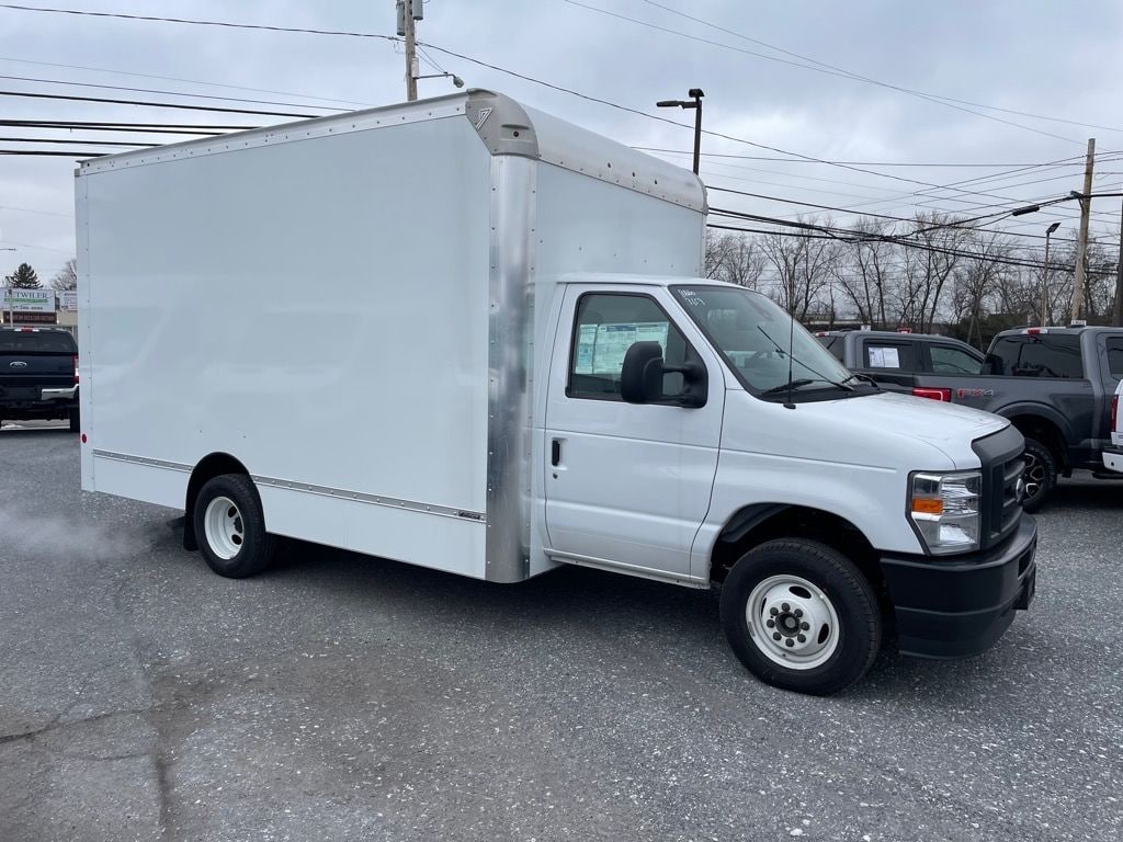 New 2024 Ford E-450 Super Duty Base Truck