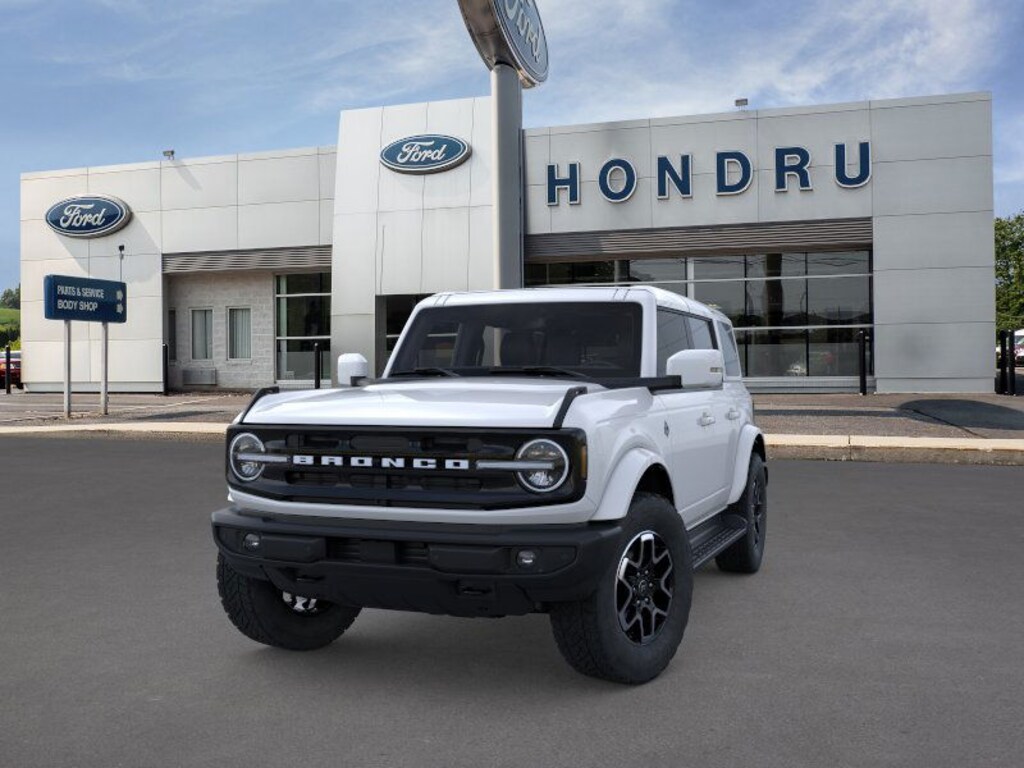 New 2025 Ford Bronco Outer Banks SUV