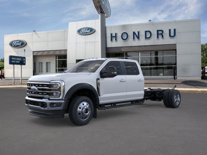 2026 Ford F-550 Super Duty Chassis Cab Lariat's photo