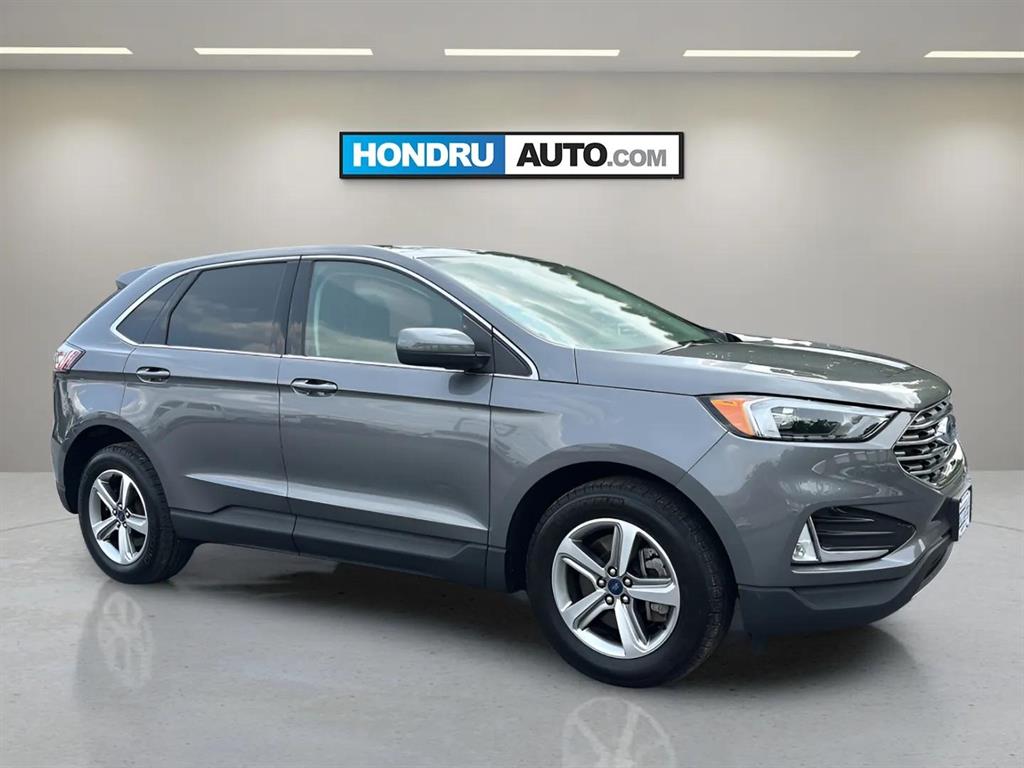 2022 Ford Edge SEL photo 2