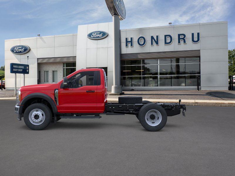 2026 Ford F-600 photo 2