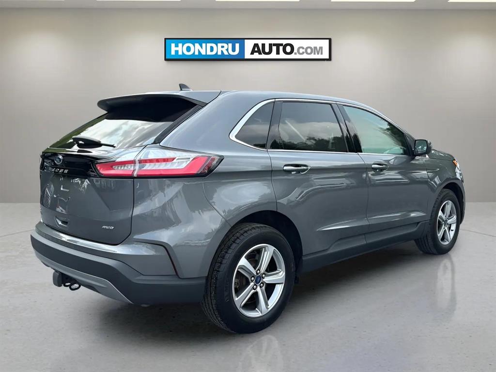 2022 Ford Edge SEL photo 4