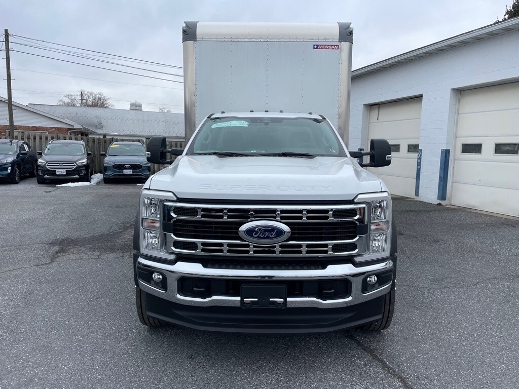 2024 Ford F-600 photo 2