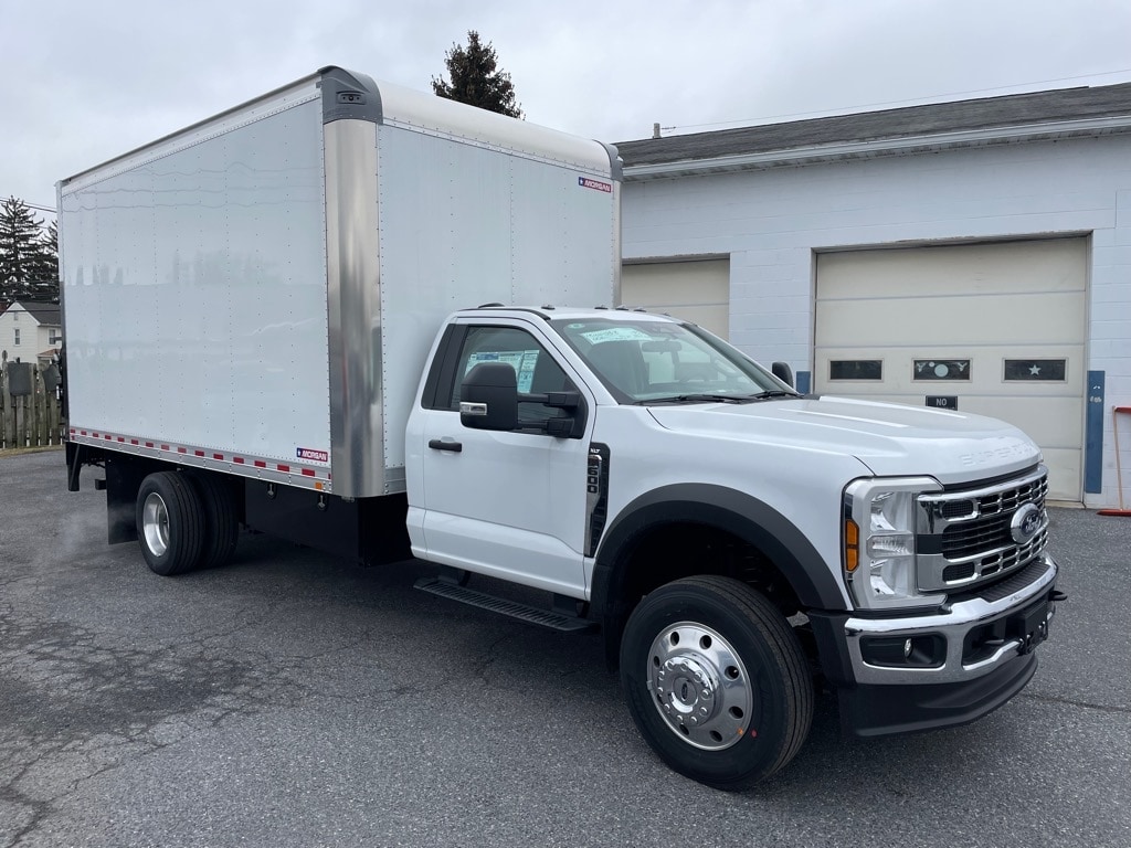 2024 Ford F-600 photo 3