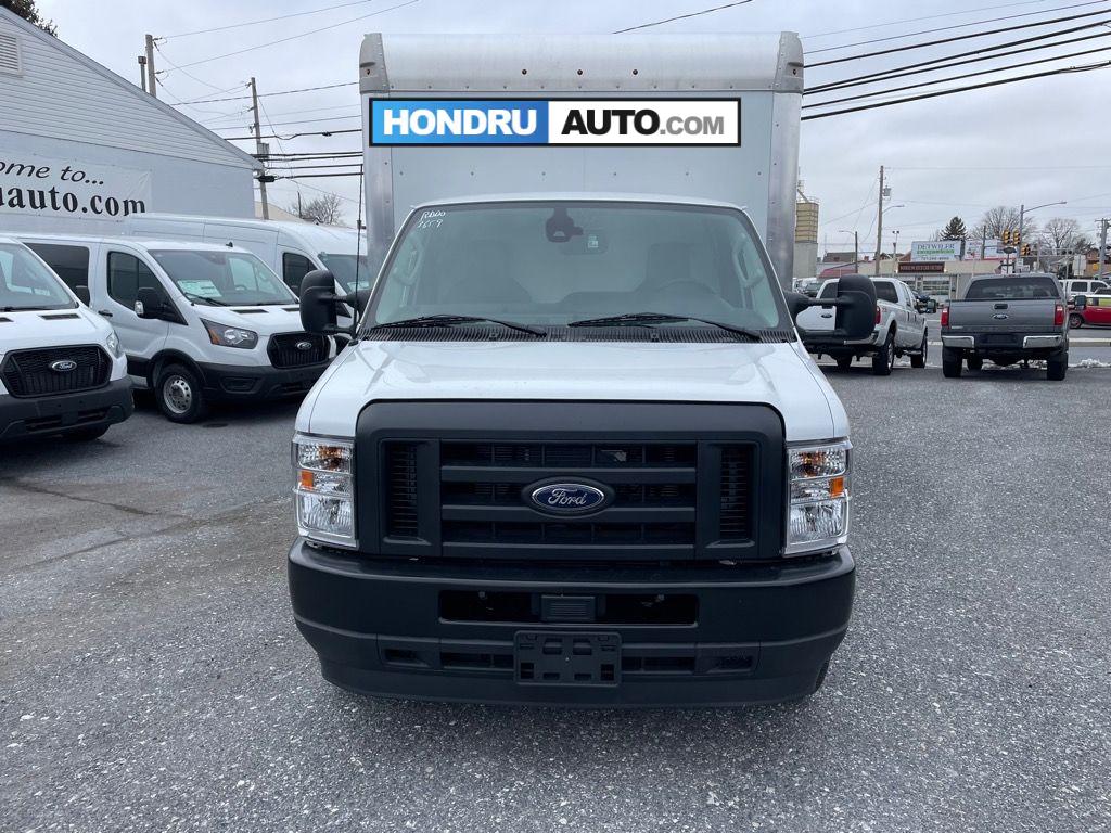 2024 Ford E-450 Super Duty photo 2