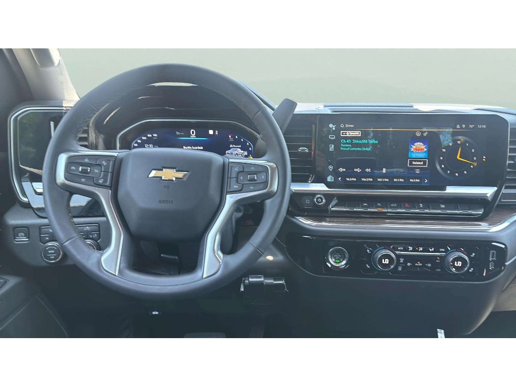 2023 Chevrolet Silverado 1500 LT - Photo 12