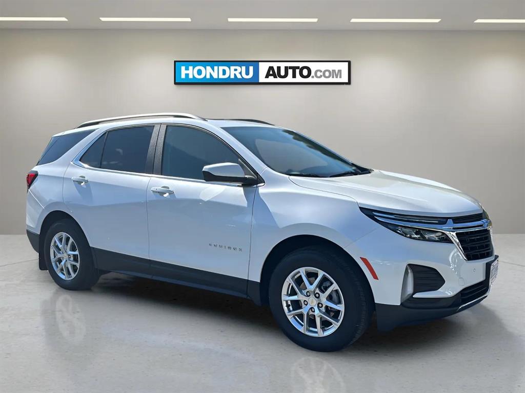 2022 Chevrolet Equinox LT photo 2