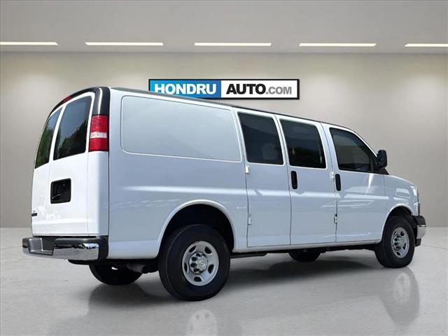 2023 Chevrolet Express 2500 Van Cargo photo 3
