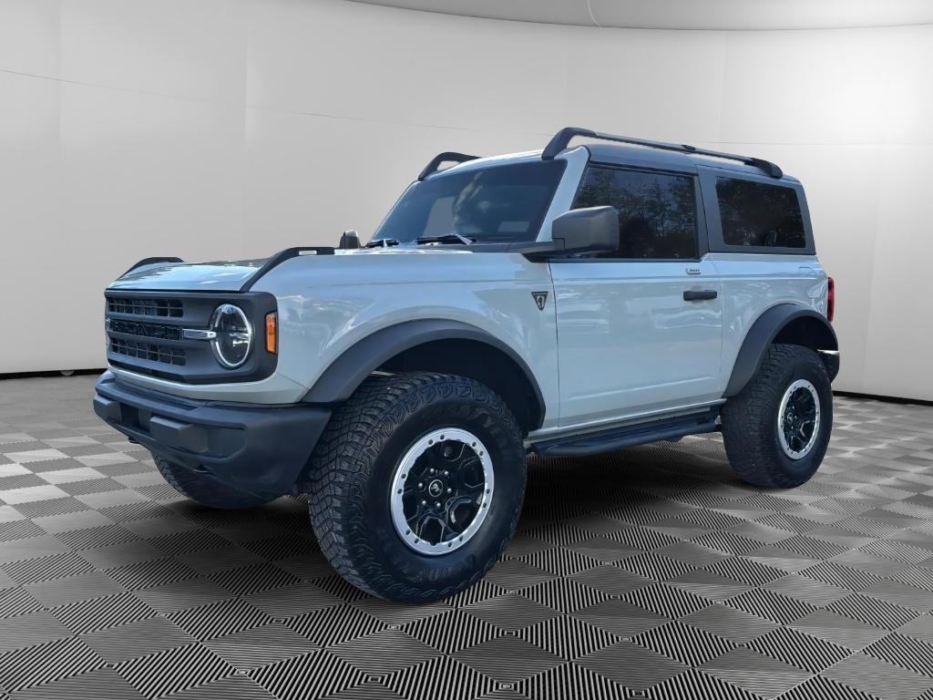 2023 Ford Bronco 2-Door Base's photo