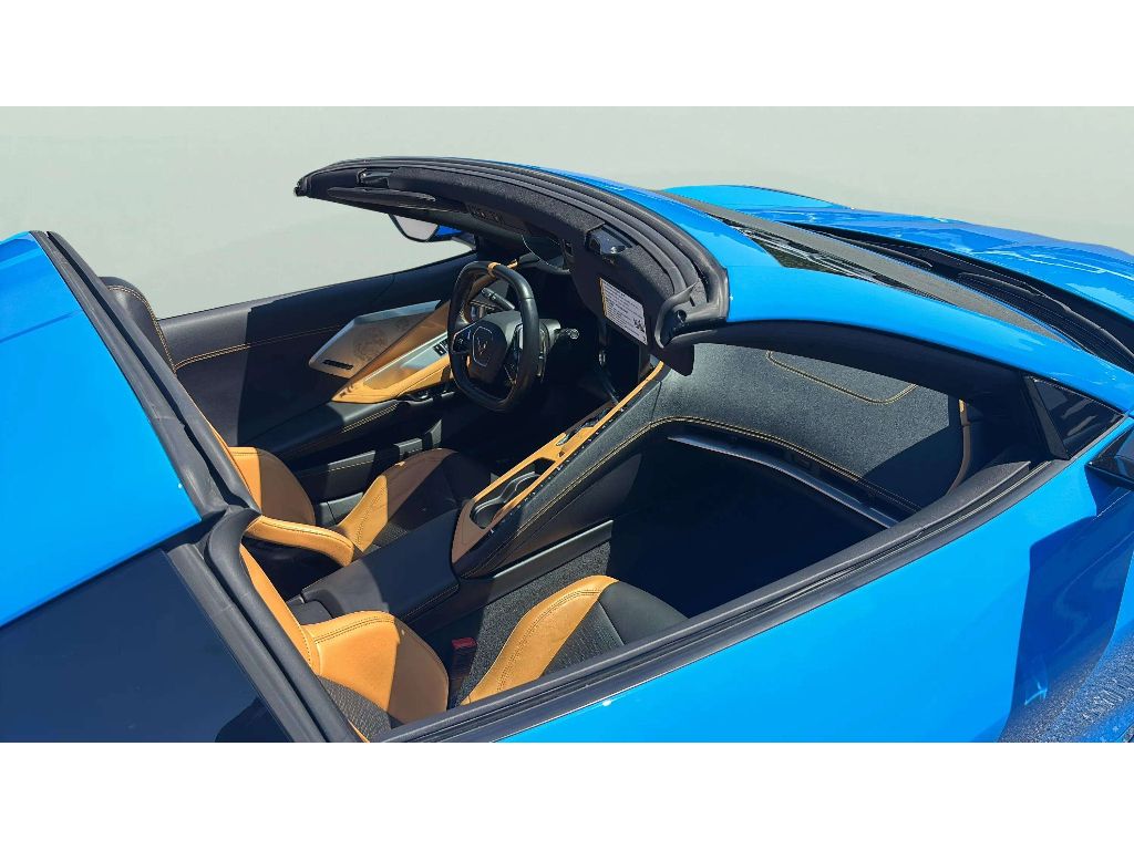 2021 Chevrolet Corvette 2LT - Photo 16