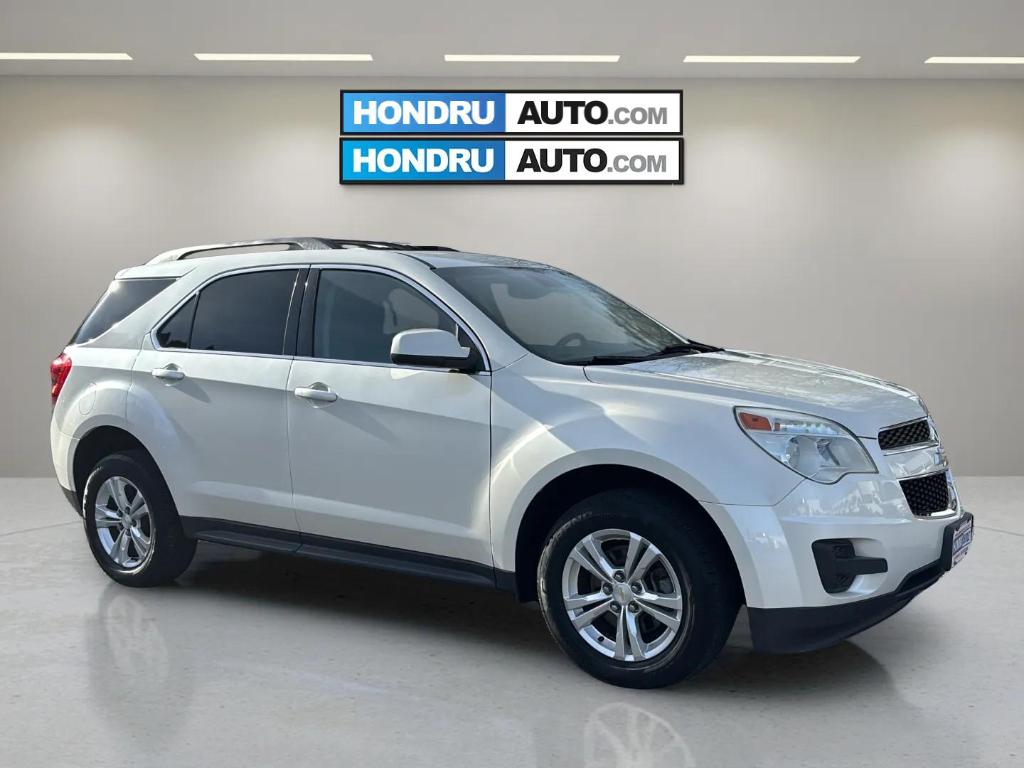 2015 Chevrolet Equinox LT photo 2