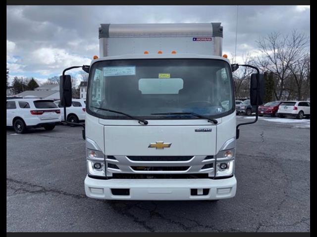 2025 Chevrolet Silverado 4500HD photo 2