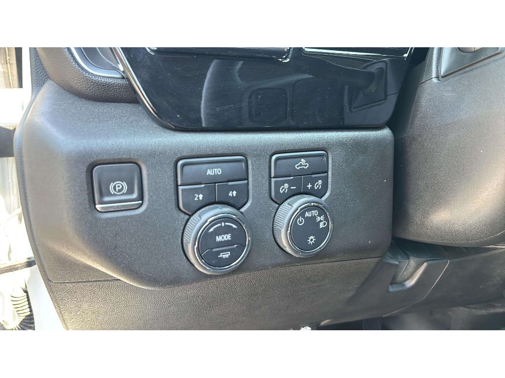 2023 Chevrolet Silverado 1500 LT - Photo 19